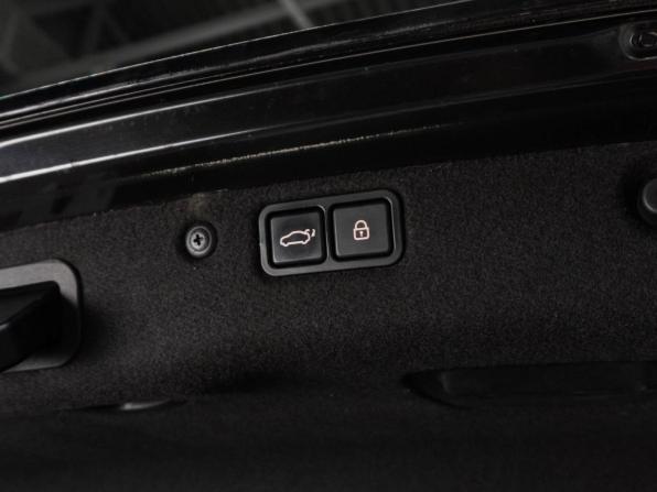 Hyundai Equus II Рестайлинг с пробегом 2013 года, цена 1 719 000 рублей, 205636 км, седан, Автокод Объявления