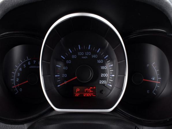 Kia Rio III Рестайлинг с пробегом 2015 года, цена 1 049 999 рублей, 123055 км, хэтчбек, Автокод Объявления