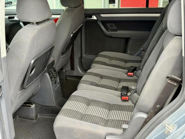 Volkswagen Touran I Рестайлинг с пробегом 2008 года, цена 737 000 рублей, 244945 км, компактвэн, Автокод Объявления