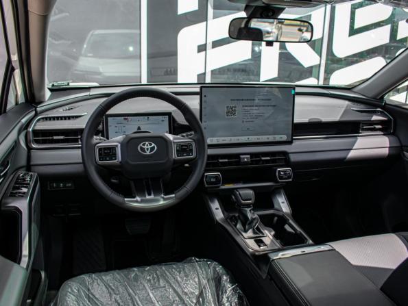Toyota RAV4 VI (XA60) с пробегом 2026 года, цена 4 620 000 рублей, 61 км, внедорожник, Автокод Объявления