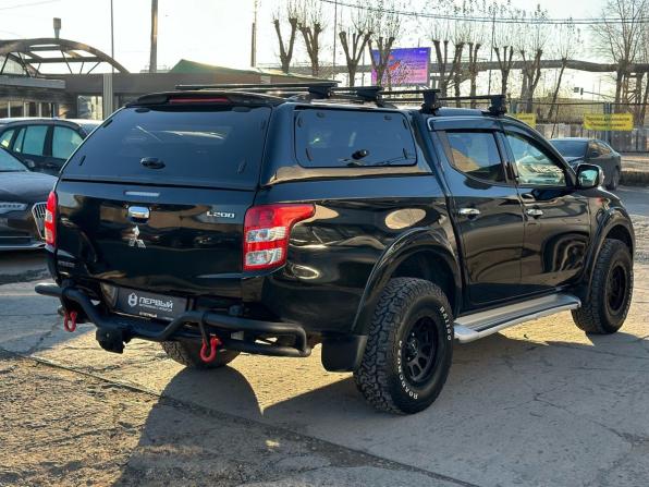 Mitsubishi L200 V с пробегом 2017 года, цена 2 350 000 рублей, 247353 км, пикап, Автокод Объявления