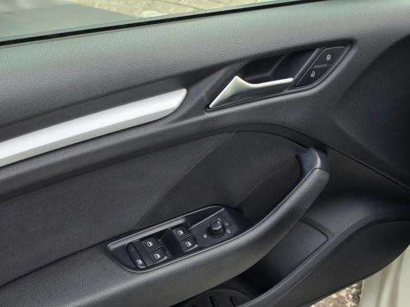 Audi A3 III (8V) с пробегом 2014 года, цена 990 000 рублей, 192345 км, хэтчбек, Автокод Объявления