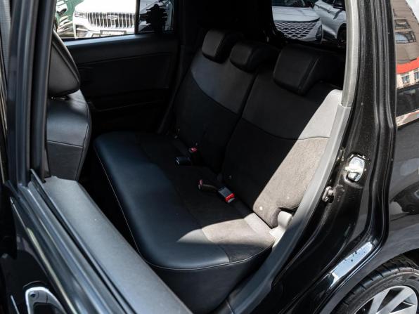 Toyota bB II Рестайлинг с пробегом 2015 года, цена 1 180 000 рублей, 127419 км, компактвэн, Автокод Объявления