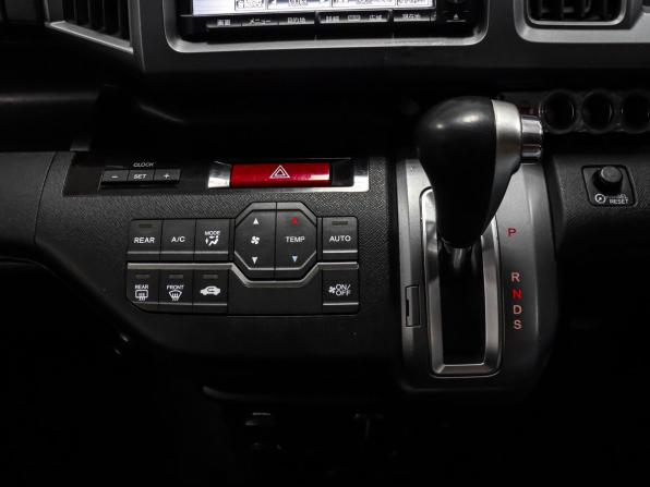 Honda Stepwgn IV Рестайлинг с пробегом 2013 года, цена 1 619 000 рублей, 230875 км, минивэн, Автокод Объявления