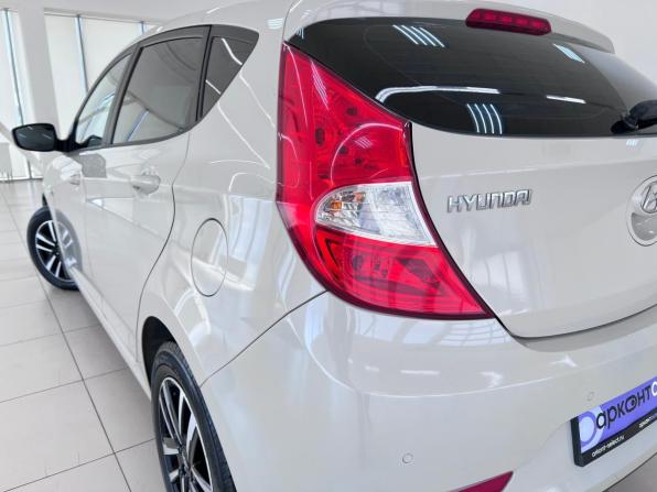 Hyundai Solaris I Рестайлинг с пробегом 2015 года, цена 995 000 рублей, 97234 км, хэтчбек, Автокод Объявления