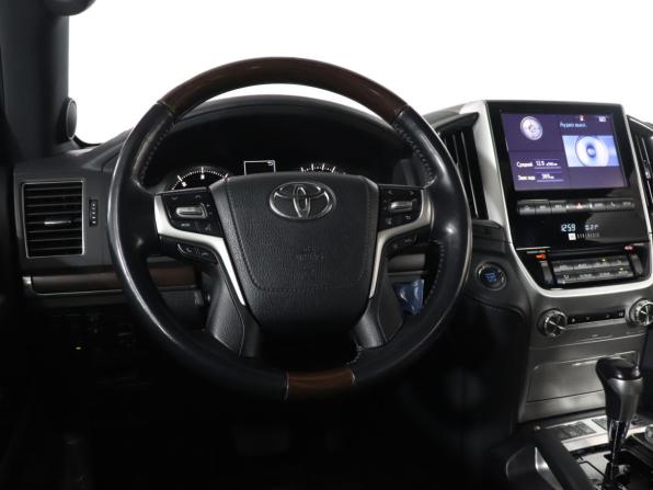 Toyota Land Cruiser 200 Series Рестайлинг 2 с пробегом 2017 года, цена 8 349 900 рублей, 68000 км, внедорожник, Автокод Объявления