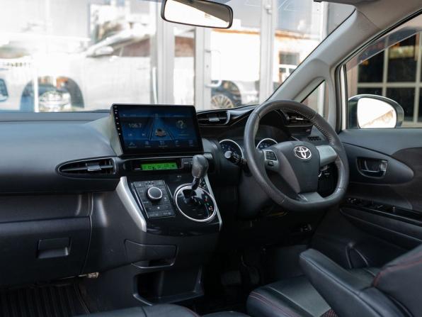Toyota Wish II Рестайлинг с пробегом 2012 года, цена 1 410 000 рублей, 122435 км, минивэн, Автокод Объявления
