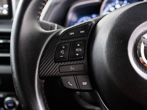 Mazda Axela III с пробегом 2015 года, цена 1 350 000 рублей, 71008 км, седан, Автокод Объявления