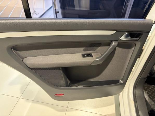 Volkswagen Touran I Рестайлинг 2 с пробегом 2012 года, цена 884 000 рублей, 174000 км, компактвэн, Автокод Объявления