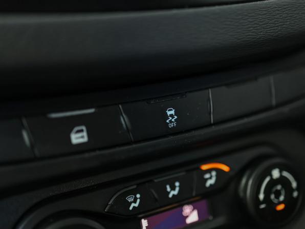 Lada (ВАЗ) Vesta I с пробегом 2021 года, цена 1 059 000 рублей, 102000 км, седан, Автокод Объявления
