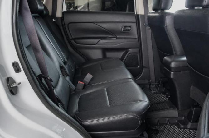 Mitsubishi Outlander III Рестайлинг 2 с пробегом 2017 года, цена 2 249 000 рублей, 130000 км, внедорожник, Автокод Объявления