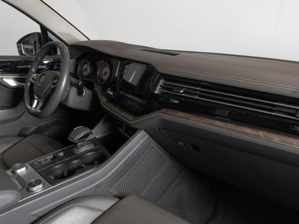 Volkswagen Touareg III с пробегом 2020 года, цена 6 130 300 рублей, 79250 км, внедорожник, Автокод Объявления