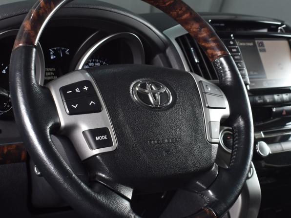 Toyota Land Cruiser 200 Series Рестайлинг 1 с пробегом 2013 года, цена 3 884 995 рублей, 222048 км, внедорожник, Автокод Объявления