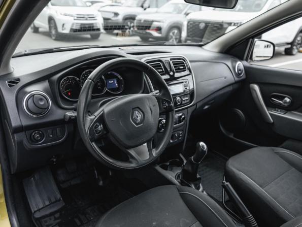 Renault Sandero II с пробегом 2015 года, цена 949 000 рублей, 118202 км, хэтчбек, Автокод Объявления