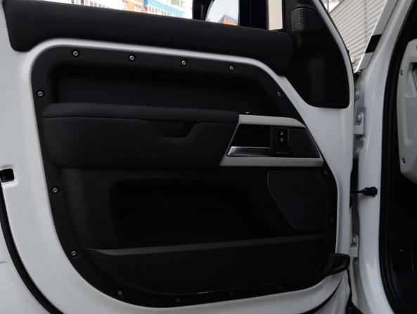 Land Rover Defender II с пробегом 2021 года, цена 6 195 000 рублей, 84097 км, внедорожник, Автокод Объявления