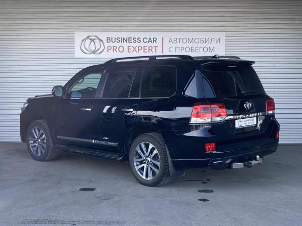 Toyota Land Cruiser 200 Series Рестайлинг 2 с пробегом 2016 года, цена 7 950 000 рублей, 84462 км, внедорожник, Автокод Объявления