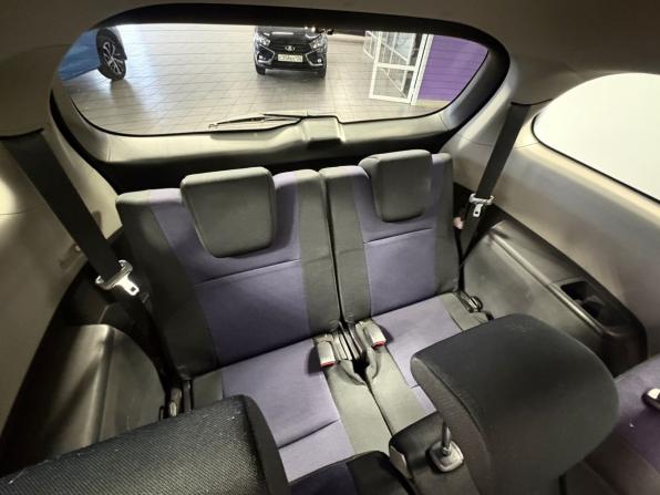 Toyota Wish II Рестайлинг с пробегом 2012 года, цена 1 399 000 рублей, 196575 км, минивэн, Автокод Объявления