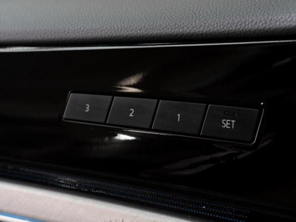 Volkswagen Touareg III с пробегом 2020 года, цена 6 749 000 рублей, 57134 км, внедорожник, Автокод Объявления