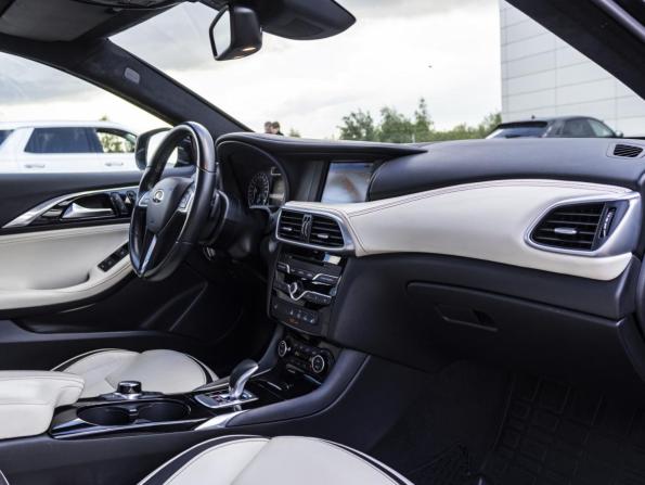 Infiniti Q30 с пробегом 2017 года, цена 2 338 000 рублей, 87403 км, хэтчбек, Автокод Объявления
