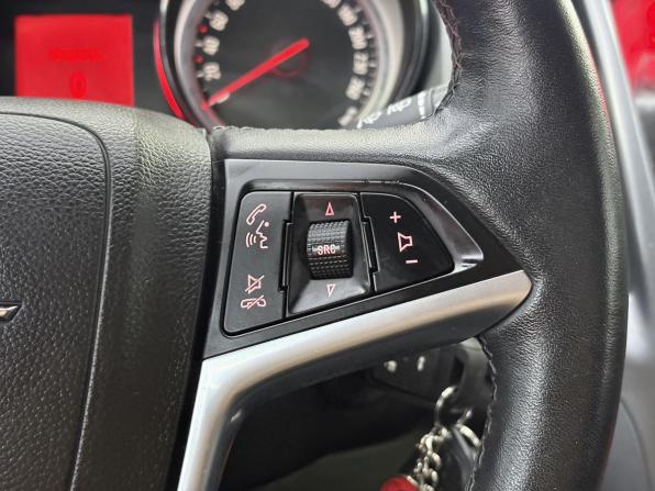 Opel Astra J Рестайлинг с пробегом 2014 года, цена 899 000 рублей, 81250 км, хэтчбек, Автокод Объявления