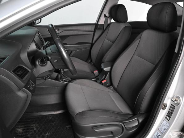 Hyundai Solaris II с пробегом 2017 года, цена 1 272 000 рублей, 155879 км, седан, Автокод Объявления