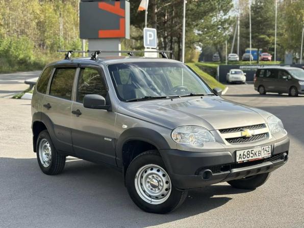 Chevrolet Niva I Рестайлинг с пробегом 2018 года, цена 825 000 рублей, 95726 км, внедорожник, Автокод Объявления