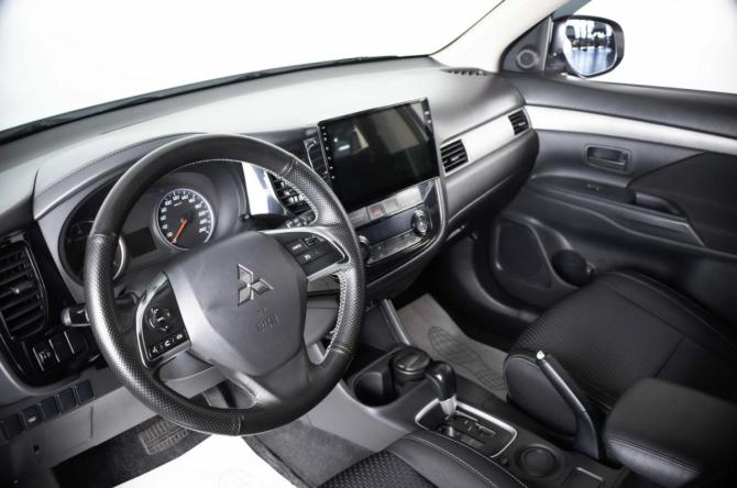 Mitsubishi Outlander III Рестайлинг 2 с пробегом 2016 года, цена 1 459 000 рублей, 232000 км, внедорожник, Автокод Объявления