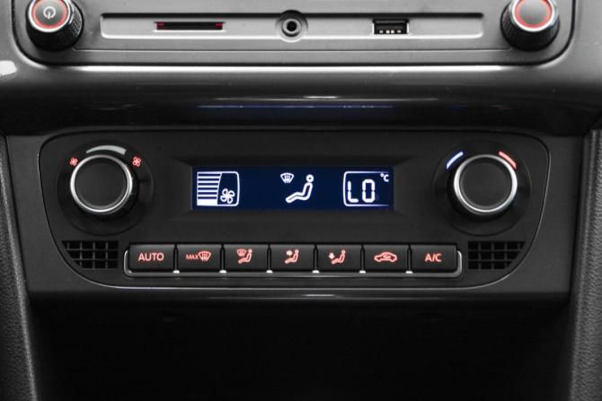 Volkswagen Polo V Рестайлинг с пробегом 2019 года, цена 1 350 000 рублей, 120356 км, седан, Автокод Объявления