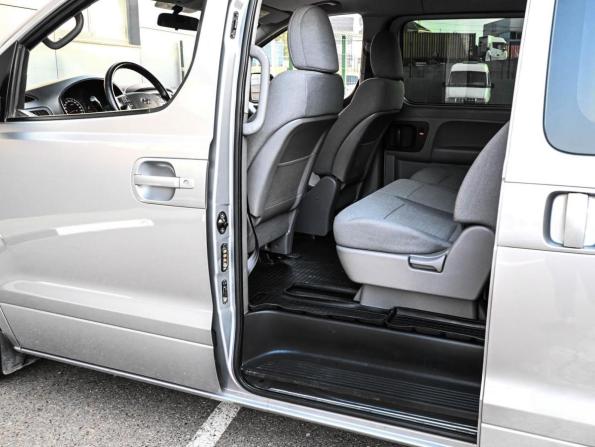 Hyundai H-1 II Рестайлинг 2 с пробегом 2019 года, цена 2 739 000 рублей, 97908 км, минивэн, Автокод Объявления