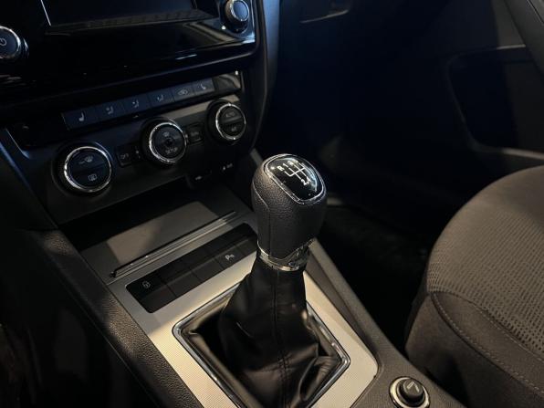 Skoda Octavia III (A7) с пробегом 2013 года, цена 1 300 000 рублей, 241465 км, лифтбек, Автокод Объявления
