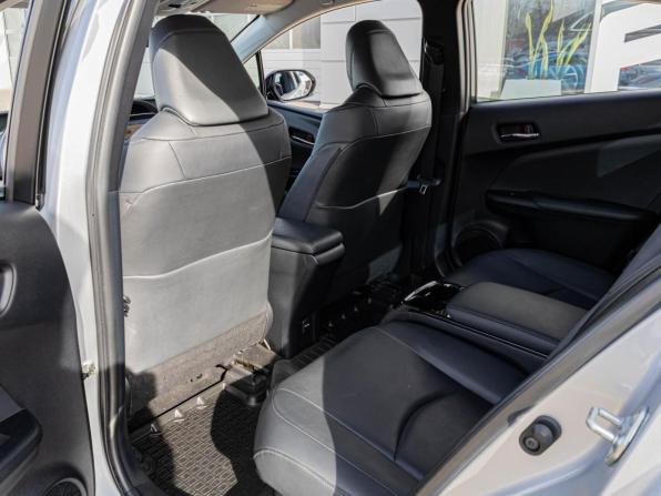 Toyota Prius IV (XW50) с пробегом 2017 года, цена 2 270 000 рублей, 68466 км, лифтбек, Автокод Объявления