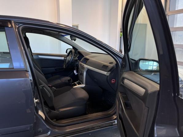 Opel Astra H Рестайлинг с пробегом 2008 года, цена 341 000 рублей, 228676 км, седан, Автокод Объявления