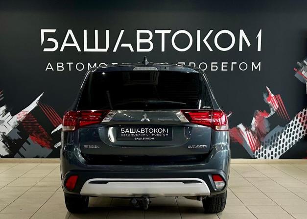 Mitsubishi Outlander III Рестайлинг 3 с пробегом 2019 года, цена 2 200 000 рублей, 145250 км, внедорожник, Автокод Объявления