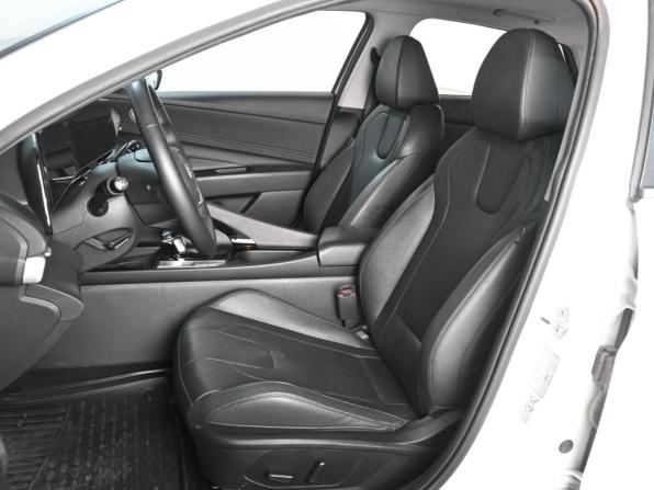 Hyundai Elantra VII (CN7) Рестайлинг с пробегом 2023 года, цена 1 960 000 рублей, 98465 км, седан, Автокод Объявления