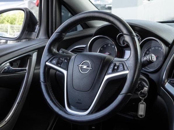Opel Astra J с пробегом 2010 года, цена 539 000 рублей, 209303 км, хэтчбек, Автокод Объявления