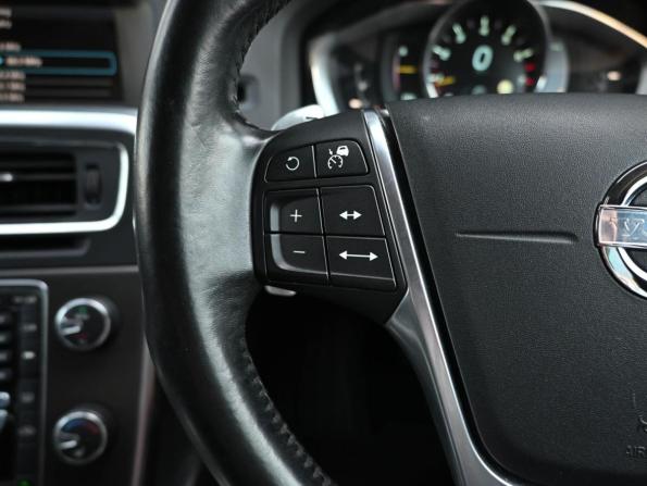 Volvo V60 I Рестайлинг с пробегом 2013 года, цена 1 339 000 рублей, 120094 км, универсал, Автокод Объявления
