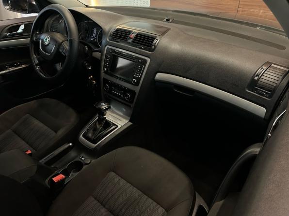 Skoda Octavia II (A5) Рестайлинг с пробегом 2011 года, цена 936 909 рублей, 183659 км, лифтбек, Автокод Объявления