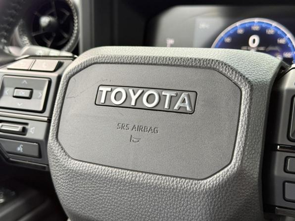 Toyota Land Cruiser Prado 250 Series с пробегом 2024 года, цена 8 140 000 рублей, 10846 км, внедорожник, Автокод Объявления