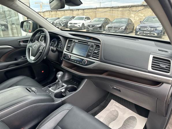 Toyota Highlander III (XU50) Рестайлинг с пробегом 2017 года, цена 4 090 000 рублей, 104160 км, внедорожник, Автокод Объявления