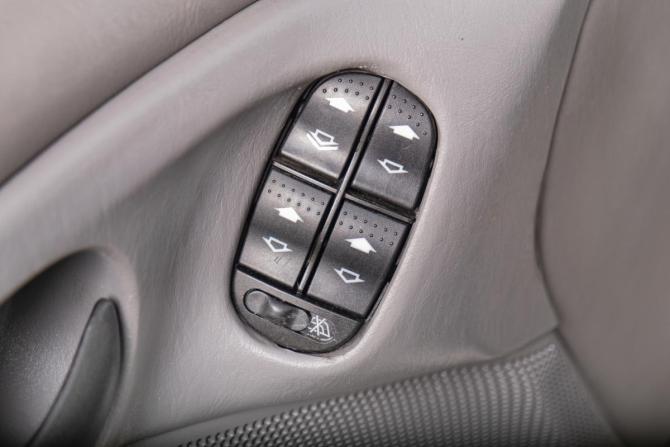 Ford Focus I с пробегом 2001 года, цена 299 000 рублей, 305000 км, хэтчбек, Автокод Объявления