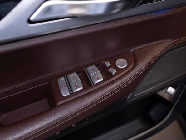 BMW 7 серии VI (G11/G12) с пробегом 2018 года, цена 3 700 000 рублей, 174550 км, седан, Автокод Объявления