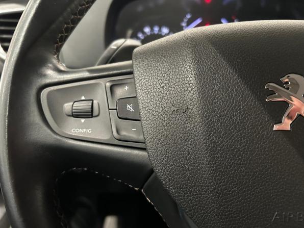 Peugeot Traveller I с пробегом 2019 года, цена 1 969 000 рублей, 136948 км, минивэн, Автокод Объявления
