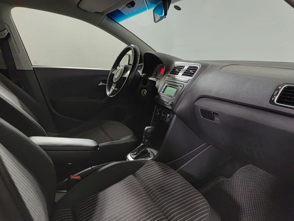 Volkswagen Polo V с пробегом 2014 года, цена 750 000 рублей, 299085 км, седан, Автокод Объявления