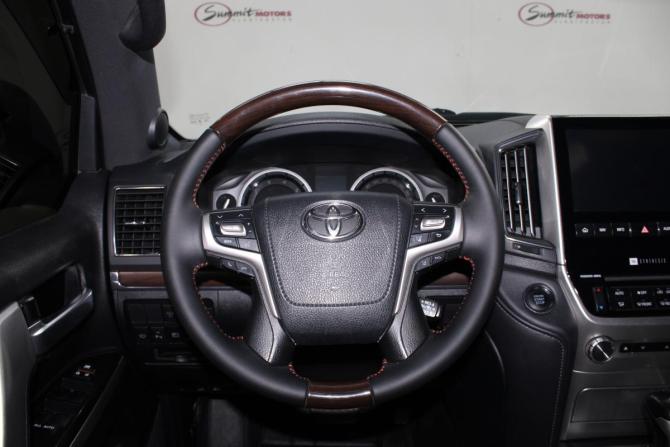 Toyota Land Cruiser 200 Series Рестайлинг 2 с пробегом 2017 года, цена 7 500 000 рублей, 108306 км, внедорожник, Автокод Объявления