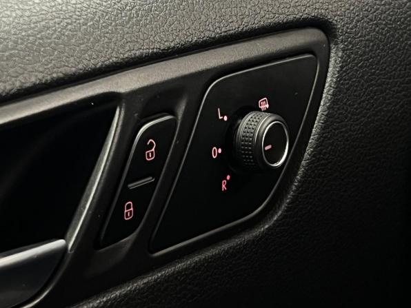 Volkswagen Jetta VI Рестайлинг с пробегом 2015 года, цена 1 098 000 рублей, 162624 км, седан, Автокод Объявления
