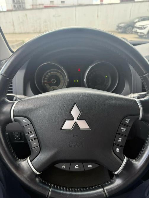 Mitsubishi Pajero IV Рестайлинг 1 Москва  - изображение 12