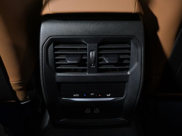 BMW 3 серии VII (G2x) Рестайлинг с пробегом 2023 года, цена 4 810 000 рублей, 59080 км, седан, Автокод Объявления