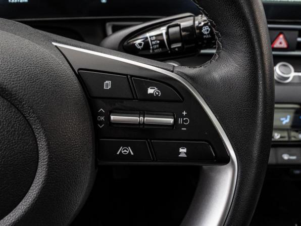 Hyundai Elantra VII (CN7) Рестайлинг с пробегом 2024 года, цена 2 290 000 рублей, 13372 км, седан, Автокод Объявления