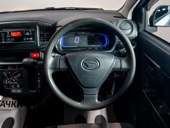 Daihatsu Mira e:S II с пробегом 2021 года, цена 725 000 рублей, 96736 км, хэтчбек, Автокод Объявления