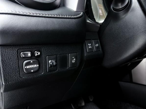 Toyota RAV4 IV (XA40) Рестайлинг с пробегом 2016 года, цена 2 599 000 рублей, 79800 км, внедорожник, Автокод Объявления